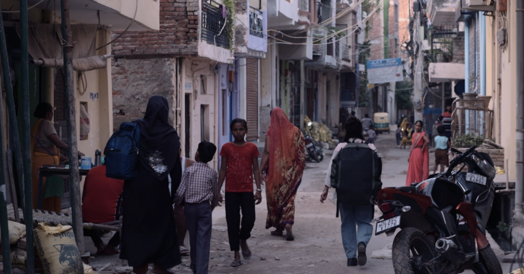 Photo extraite du documentaire de Youth Visions : Laxmi (personnage principal en Inde) qui part témoigner aux Nations Unies à NYC.